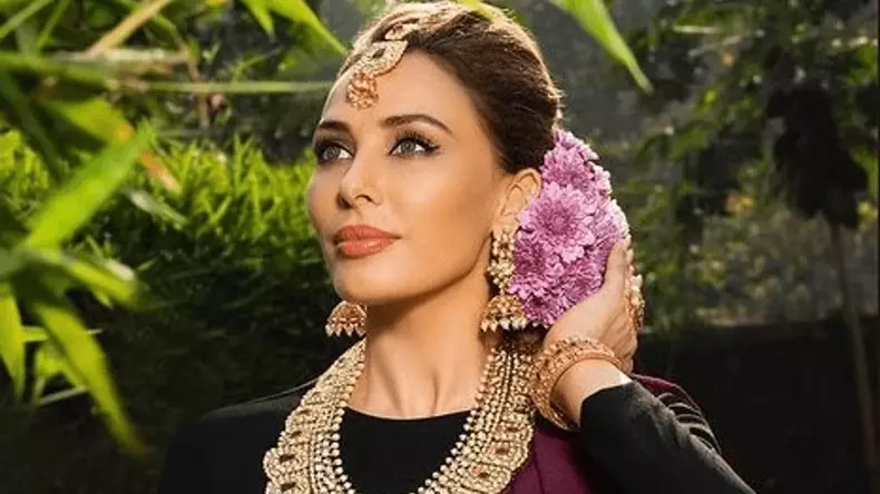 iulia-vantur-e1650095030564