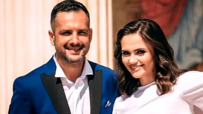 https___www.cancan.ro_wp-content_uploads_2021_12_cristina-siscanu-si-madalin-ionescu-400x225-1