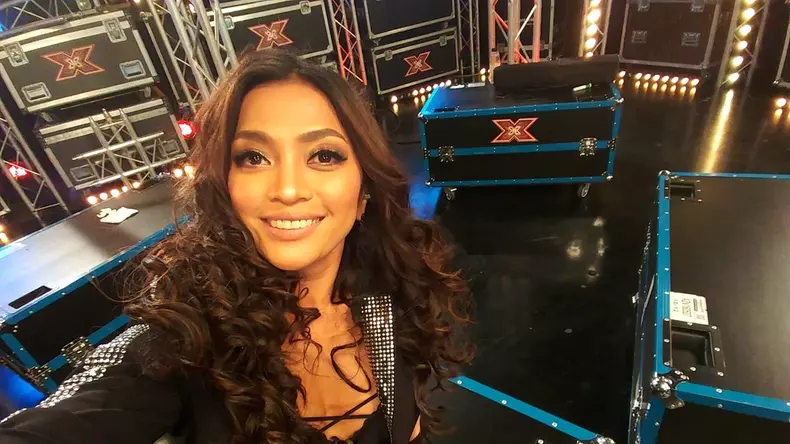 castigatorul-x-factor-2018-e-bella-santiago.-drama-din-spatele-zambetului-afisat-la-tv-video-4