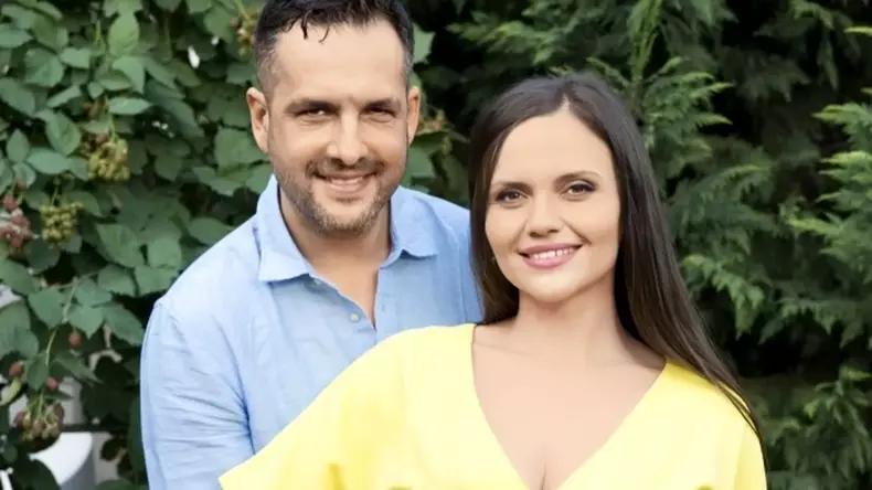 https___www.cancan.ro_wp-content_uploads_2019_04_interviu-madalin-ionescu-si-cristina-siscanu-madalin-mai-mult-m-a-incurcat-543875