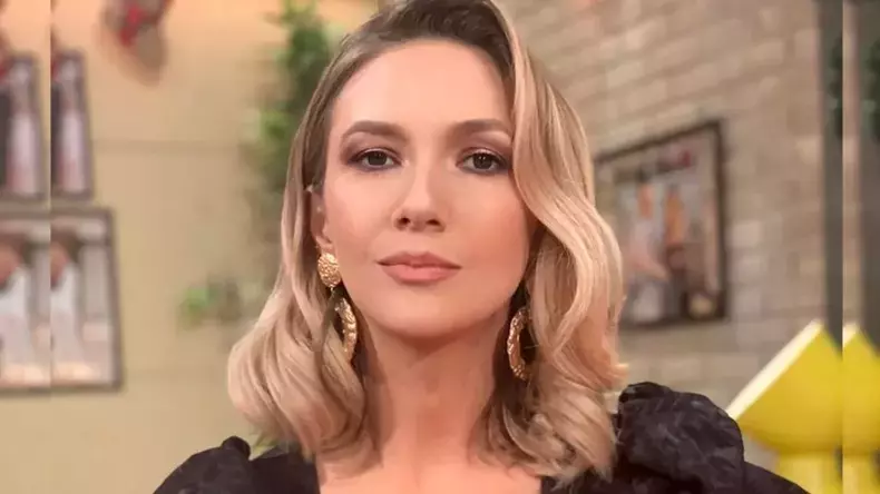 adela-popescu-criza-de-plans-in-supermarket-1024x578-1