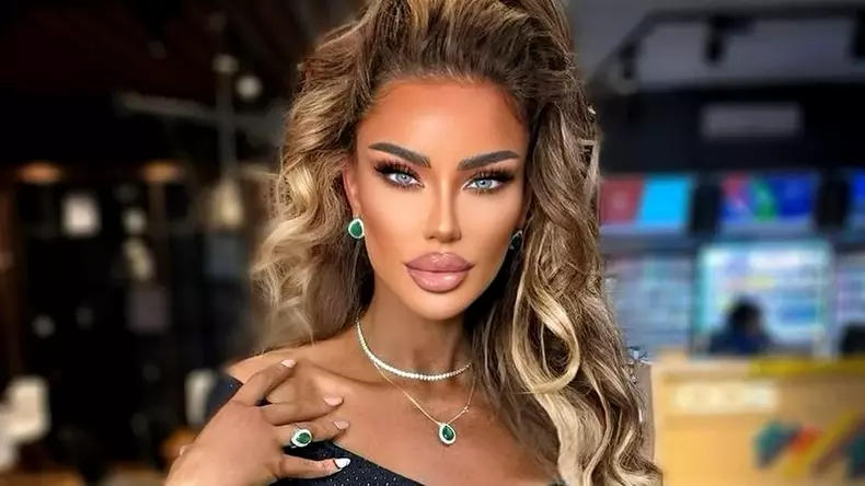 bianca-dragusanu-1-crop-1672417026