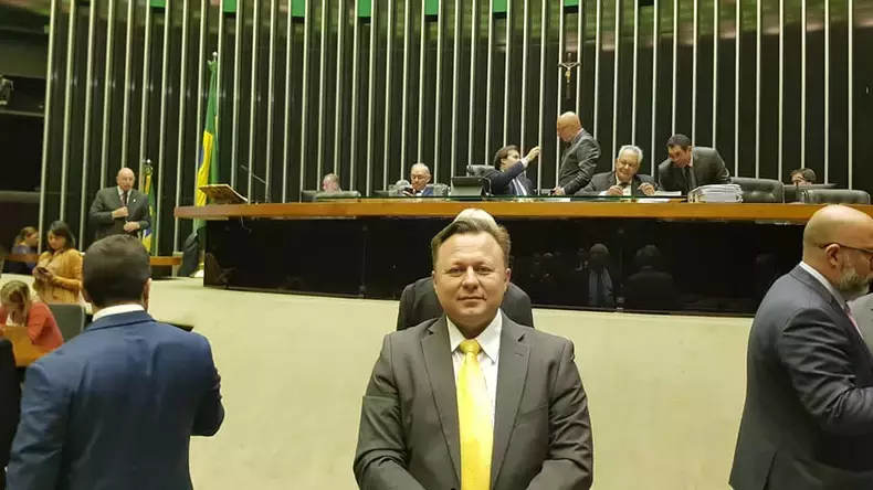 dragos-dolanescu-in-parlament