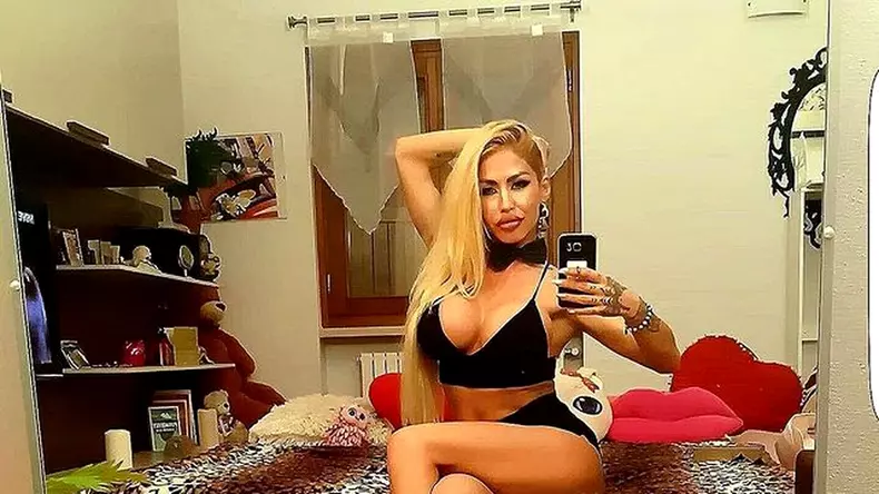 https___www.cancan.ro_wp-content_uploads_2021_10_21576489_1903806726607877_2133203577525501952_n