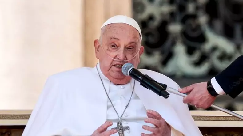 Papa Francisc4