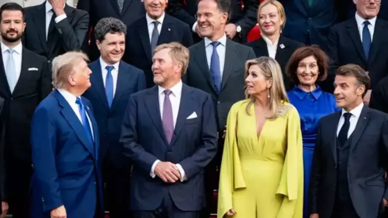 donald-trump-stand-langa-nicusor-dan-la-poza-de-grup-nato-de-la-haga