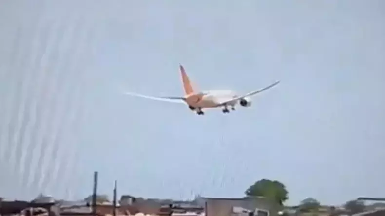 pilotul-avionului-prabusit-in-india-a-apucat-sa-spuna-un-singur-cuvant-catre-turnul-de-control-inainte-de-tragedie-980176