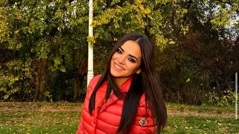 https___www.cancan.ro_wp-content_uploads_2021_12_Alesia-fiica-Danei-Marijuana-8