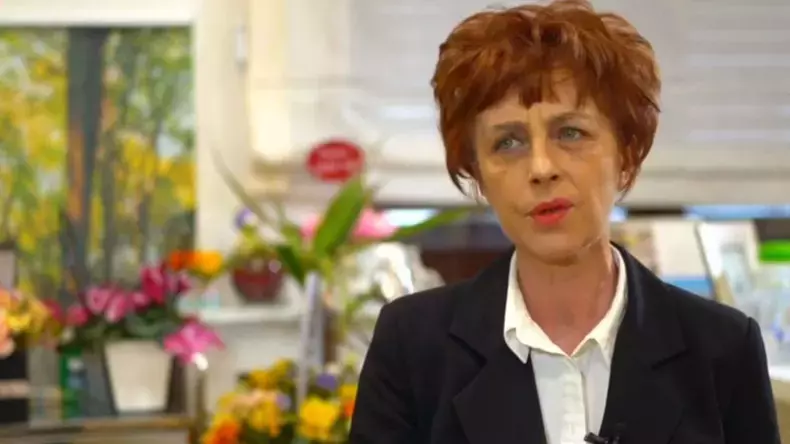Flavia Groșan9