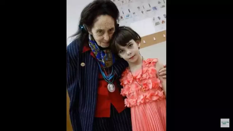 17-ani-de-cand-adriana-iliescu-devenea-cea-mai-batrana-mama-din-lume-cum-arata-astazi-eliza-fiica-ei