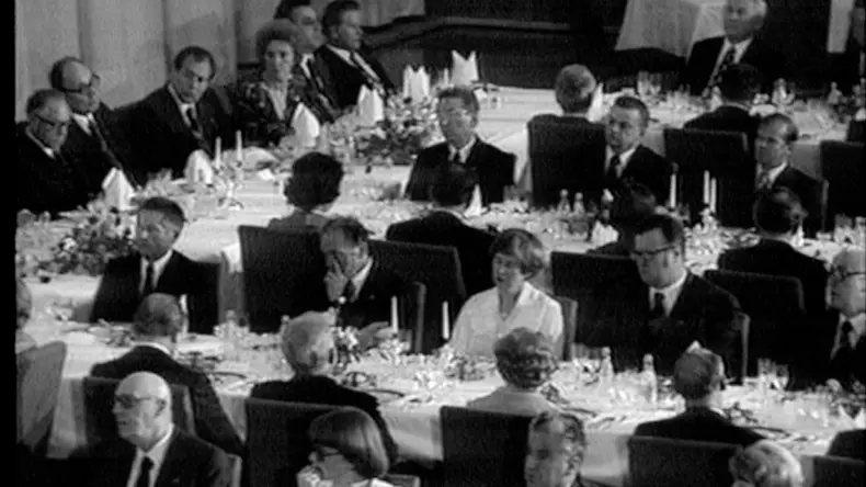 Adevaruri-despre-trecut_dineuri-1