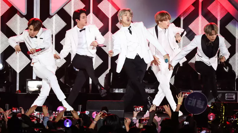 102.7 KIIS FM's Jingle Ball 2019 - Show