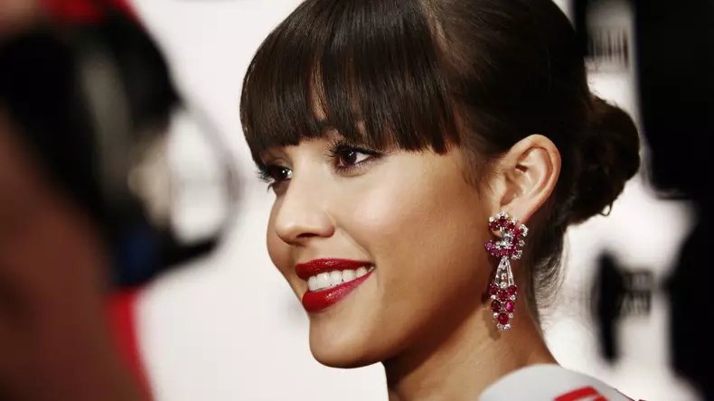 Jessica Alba pe covorul rosu