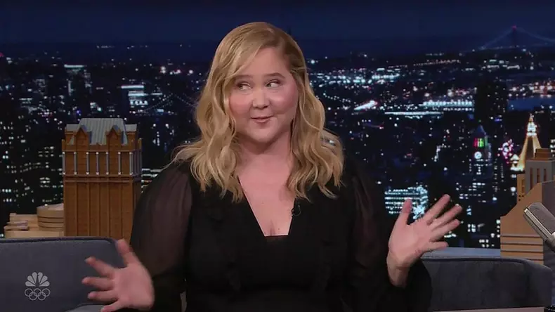 Amy Schumer breaks her silence after social media ruthlessly trolls her swollen face