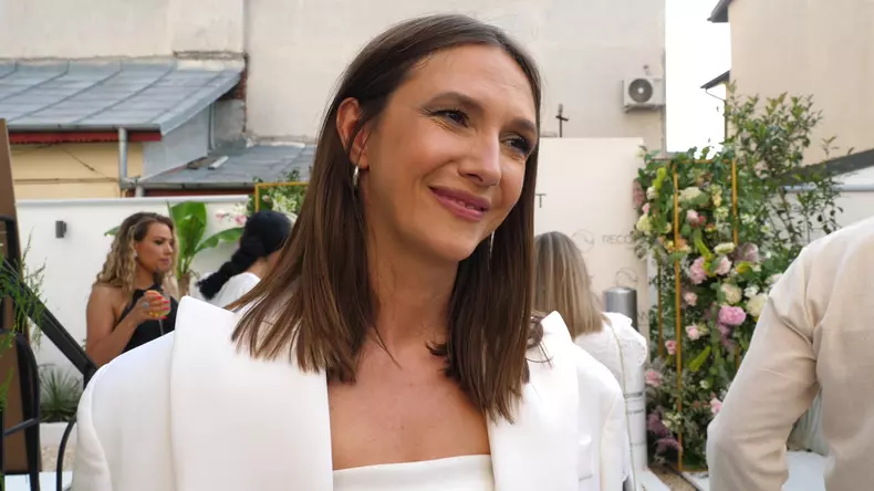 Adela Popescu interviu Unica.ro