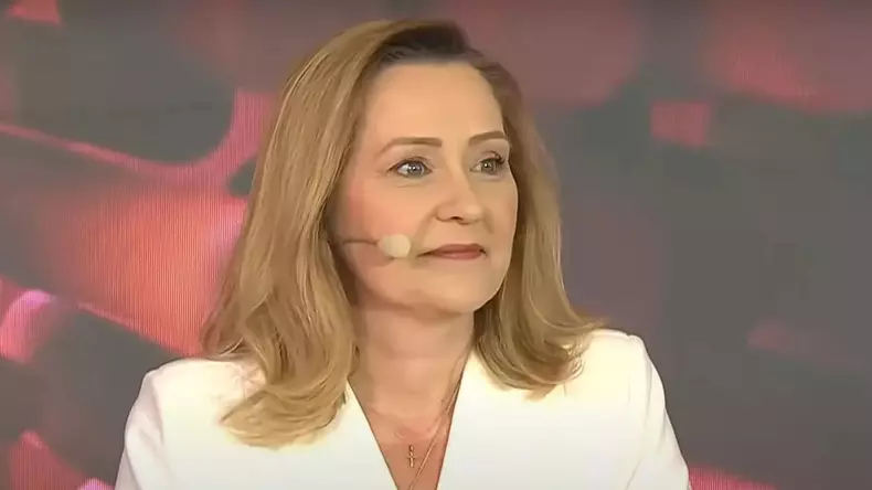 elena lasconi in alb la dezbatere