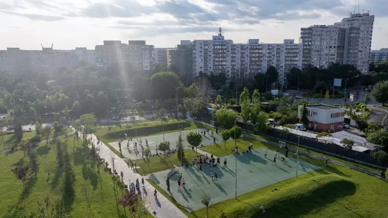bcr-sport-arena-streetball-parcul-liniei-004-1024x575-1.jpg