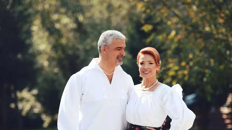 Aurelian Temișan și Monica Davidescu6