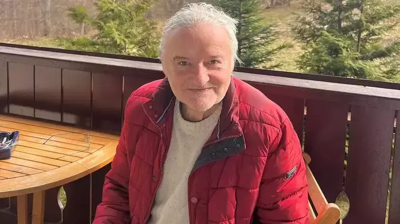 irinel columbeanu cu geaca rosie