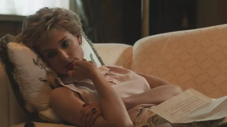 The Crown, sezonul 5. Primele imagini cu Elizabeth Debicki și Dominic West, noii actori care îi joacă pe Diana și Charles (1)