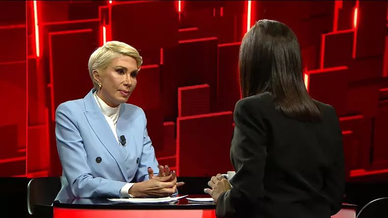 Raluca-Turcan-la-40-de-intrebari-cu-Denise-Rifai-1
