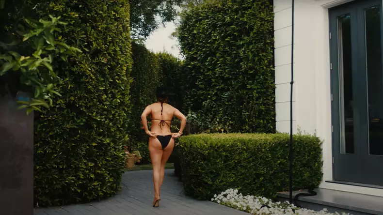 Jennifer Lopez, fără lenjerie intimă în videoclipul „Can't Get Enough”  (7)