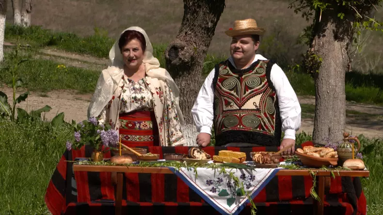 De Florii, spectacol folcloric la TVR 1 și TVR Folclor  (2)