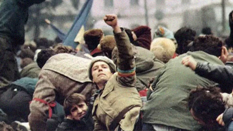 2. videogramele-unei-revolutii