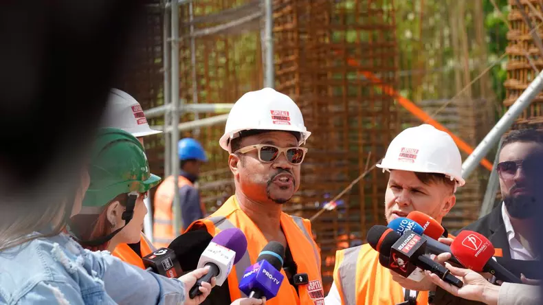 BUCURESTI - SOCIAL - VIZITA - CUBA GOODING JR - SPITAL OBREGIA
