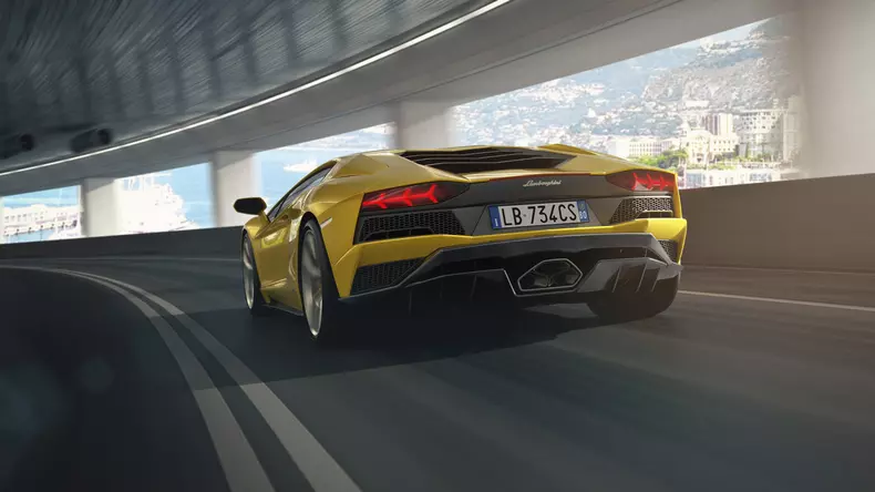 2017-lamborghini-aventador-s-facelift7