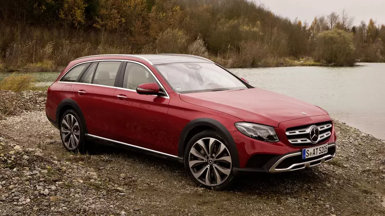 2017-mercedes-e-class-all-terrain-2