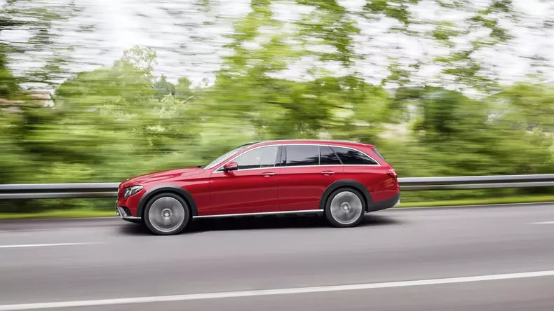 2017-mercedes-e-class-all-terrain-22
