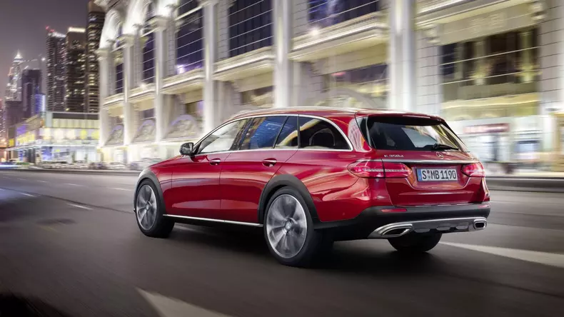 2017-mercedes-e-class-all-terrain-29