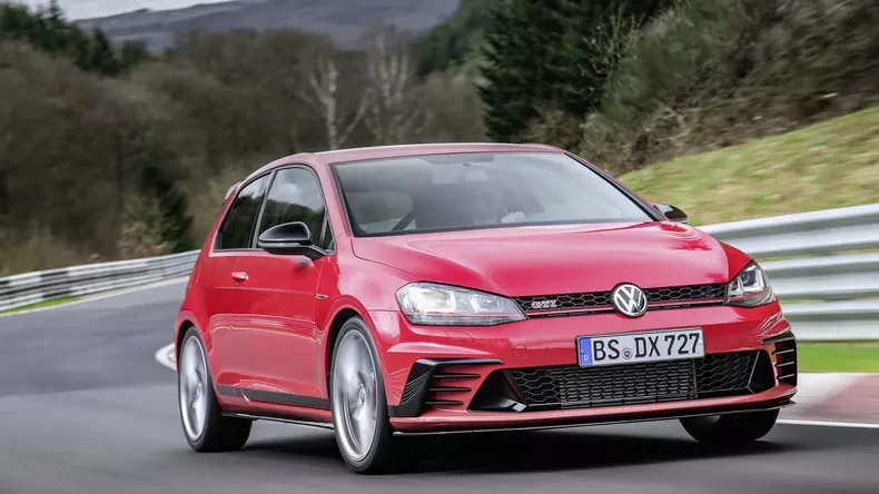 volkswagen-golf-gti-clubsport-s-14