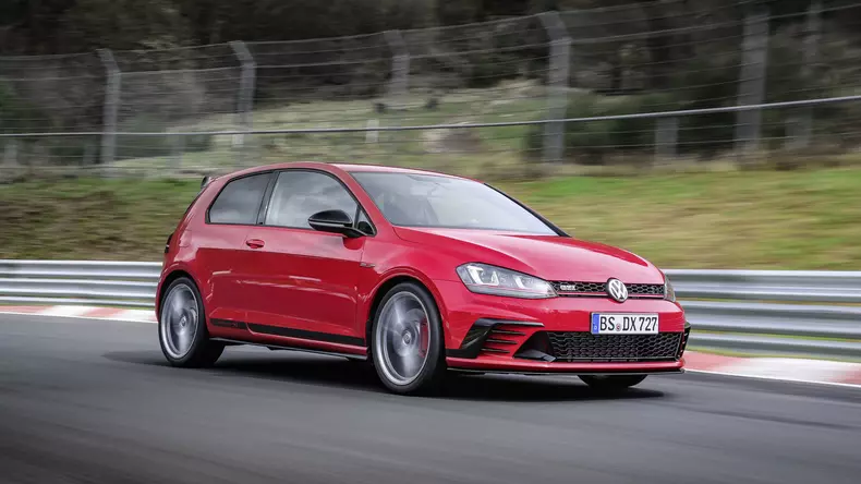 volkswagen-golf-gti-clubsport-s-15