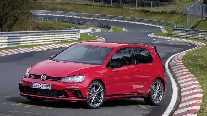 volkswagen-golf-gti-clubsport-s-16