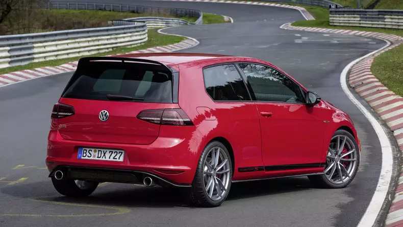 volkswagen-golf-gti-clubsport-s-17