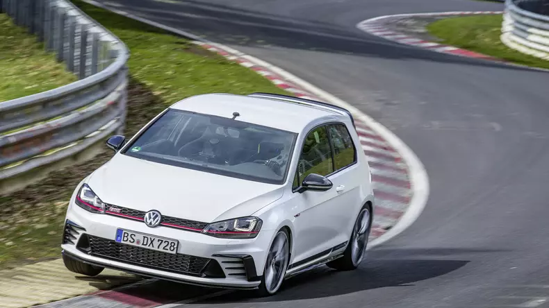 volkswagen-golf-gti-clubsport-s-2