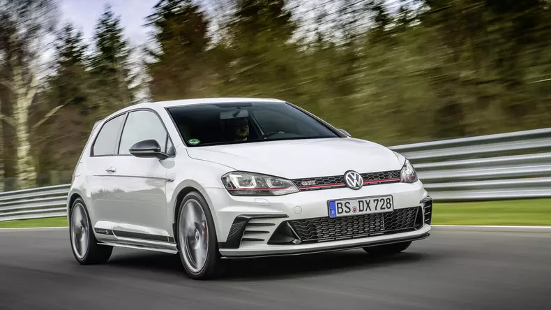 volkswagen-golf-gti-clubsport-s-21