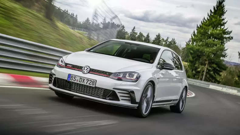 volkswagen-golf-gti-clubsport-s-22