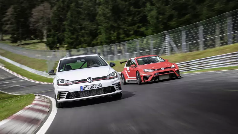 volkswagen-golf-gti-clubsport-s-26