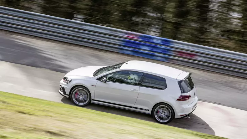 volkswagen-golf-gti-clubsport-s-3