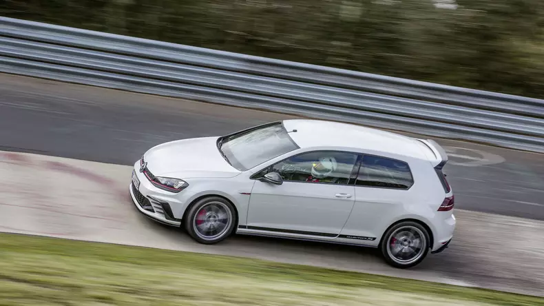 volkswagen-golf-gti-clubsport-s-4