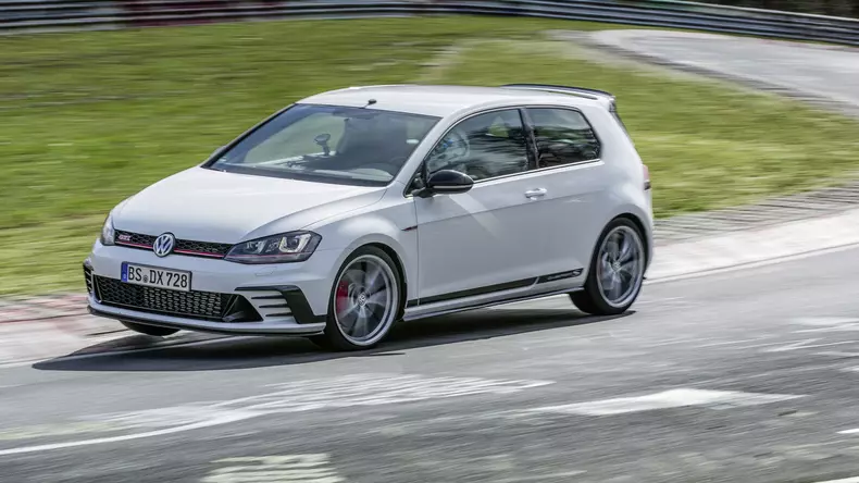 volkswagen-golf-gti-clubsport-s-5
