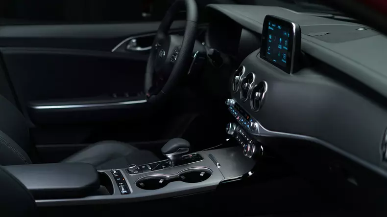 2017-kia-stinger-gt-14