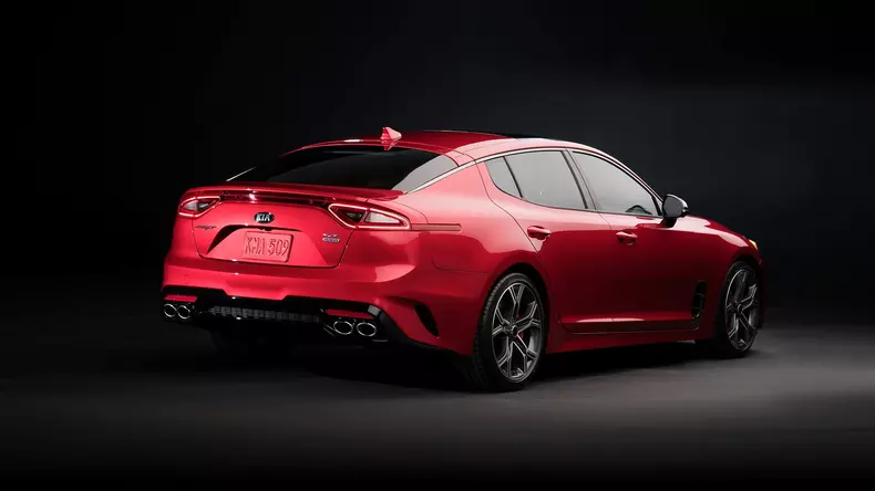 2017-kia-stinger-gt-16