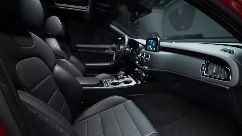 2017-kia-stinger-gt-17