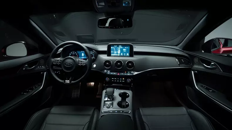 2017-kia-stinger-gt-28