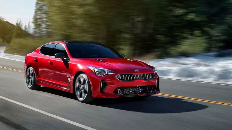 2017-kia-stinger-gt-32