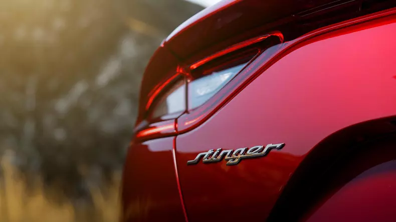 2017-kia-stinger-gt-41